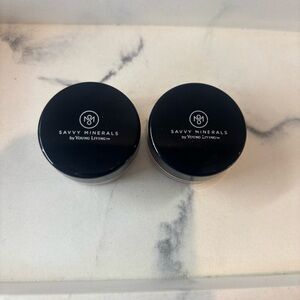 NWT Savvy Minerals Foundation and Eyeshadow Bundle